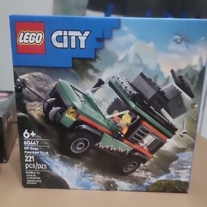 LEGO City Green and Black Adventure Truck Set